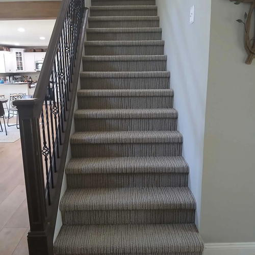 Barker-86042-Tuftex-Chase-in-Stampede-on-Steps-2024-Image-1