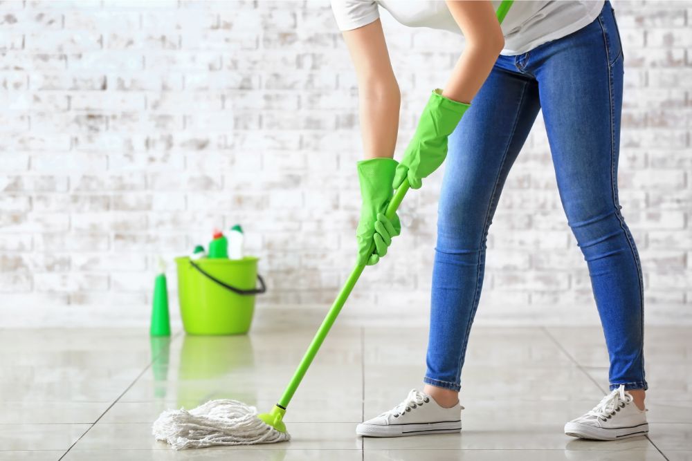 Floor cleaning | Vallow Floor Coverings, Inc.